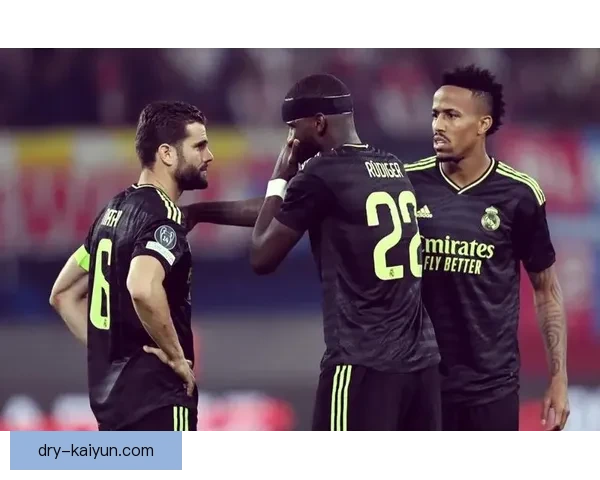 皇马欧冠表现稳健，持续保持在小组赛阶段竞争力增强的态势