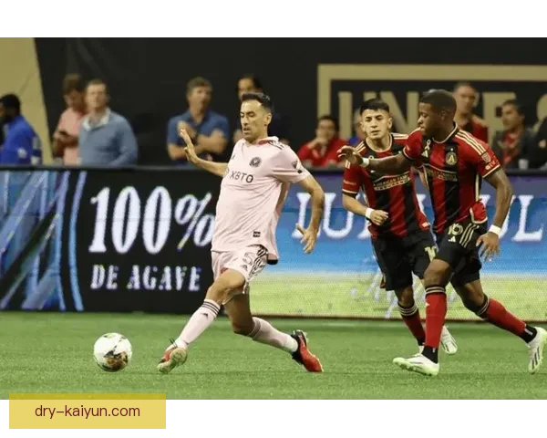 加维与布斯克茨本赛季中场表现对比：新生代崛起与老将稳健